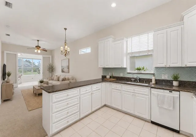 5th image of 1230 Motorcoach Dr, Polk City, FL 33868 | MLS# L4964430