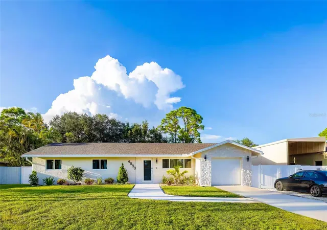 Photo 3 of Single family home for sale at 4899 Cnl Dr Lake, Lake Worth, FL 33463 | MLS# O6435006 | Listing updated on 2026-09-21