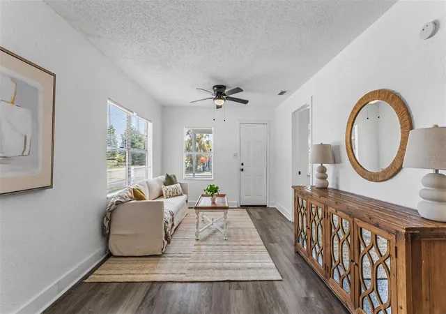 3rd image of 1036 N Missouri Ave, Lakeland, FL 33805 | MLS# L4964431