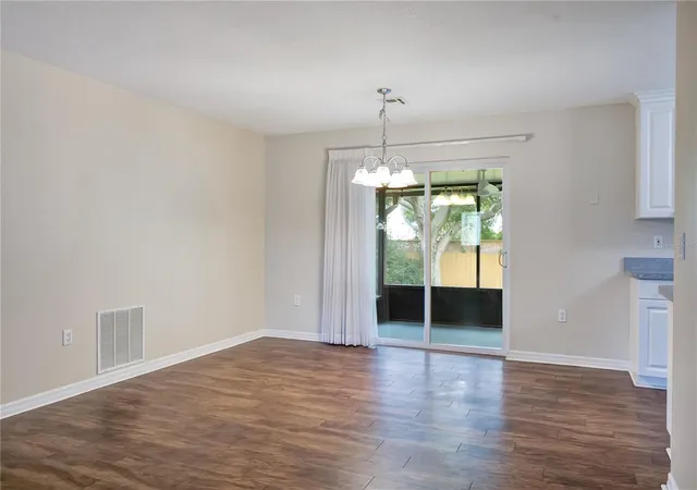 Photo 4 of Sale Pending at 364 Cherry Tree St, Eustis, FL 32726 | MLS# G5116673 | Listing updated on 2026-08-27