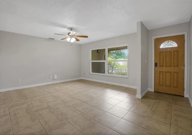 4th image of 169 Leisure Cir, Port Orange, FL 32127 | MLS# O6435021