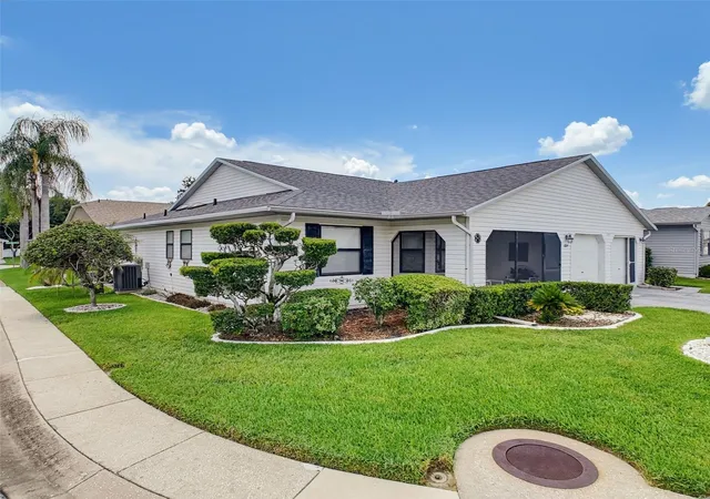 Photo 3 of Single family home for sale at 1804 Masters Ln, Lakeland, FL 33810 | MLS# L4964433 | Listing updated on 2026-08-31
