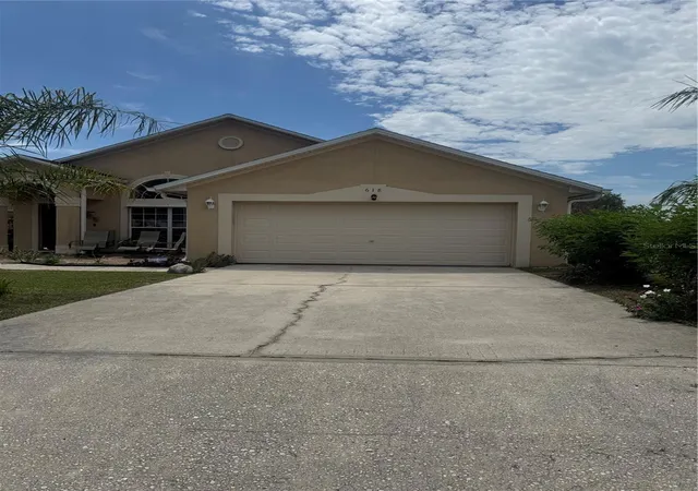 Photo 2 of Single family home for sale at 618 Madrid Dr, Kissimmee, FL 34758 | MLS# O6435027 | Listing updated on 2026-08-22