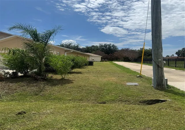 Photo 5 of Single family home for sale at 618 Madrid Dr, Kissimmee, FL 34758 | MLS# O6435027 | Listing updated on 2026-08-22