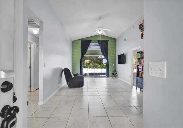 4th image of 324 Casterton Cir, Davenport, FL 33897 | MLS# S5155953