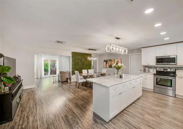 3rd image of 11288 60Th Ave, Seminole, FL 33772 | MLS# TB8540580