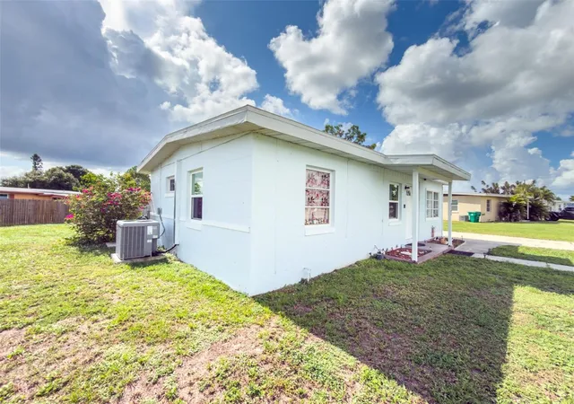 39th image of 3100 Crestwood Dr, Port Charlotte, FL 33952 | MLS# C7529787
