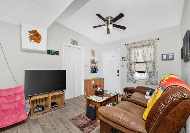 4th image of 3100 Crestwood Dr, Port Charlotte, FL 33952 | MLS# C7529787
