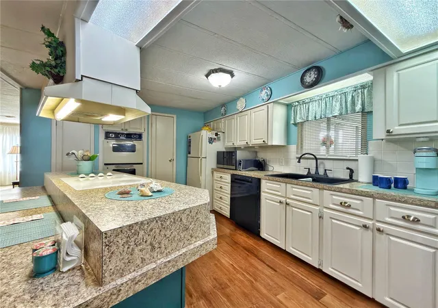 4th image of 15657 Brookridge Blvd, Brooksville, FL 34613 | MLS# W7888752