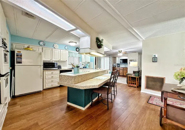 5th image of 15657 Brookridge Blvd, Brooksville, FL 34613 | MLS# W7888752