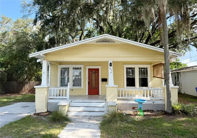 Photo 1 of Single family home for sale at 521 Young Pl, Lakeland, FL 33803 | MLS# L4964436 | Listing updated on 2026-09-12