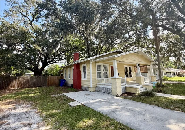 Photo 2 of Single family home for sale at 521 Young Pl, Lakeland, FL 33803 | MLS# L4964436 | Listing updated on 2026-09-12