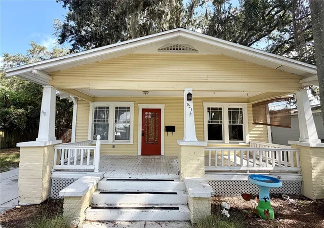 Photo 3 of Single family home for sale at 521 Young Pl, Lakeland, FL 33803 | MLS# L4964436 | Listing updated on 2026-09-12