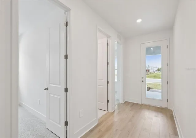 Photo 3 of Single family home for sale at 786 Emerald Grove Dr, Apopka, FL 32703 | MLS# W7888754 | Listing updated on 2026-10-06