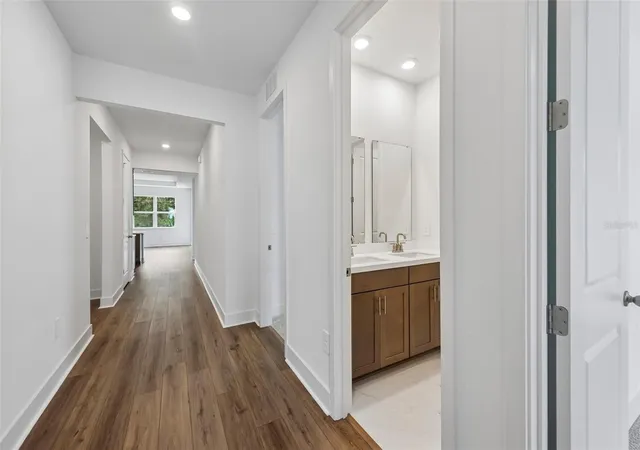 5th image of 786 Emerald Grove Dr, Apopka, FL 32703 | MLS# W7888754