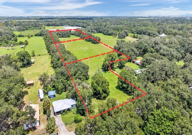 2nd image of 1620 Sparkman Rd, Tampa, FL 33610 | MLS# L4964437