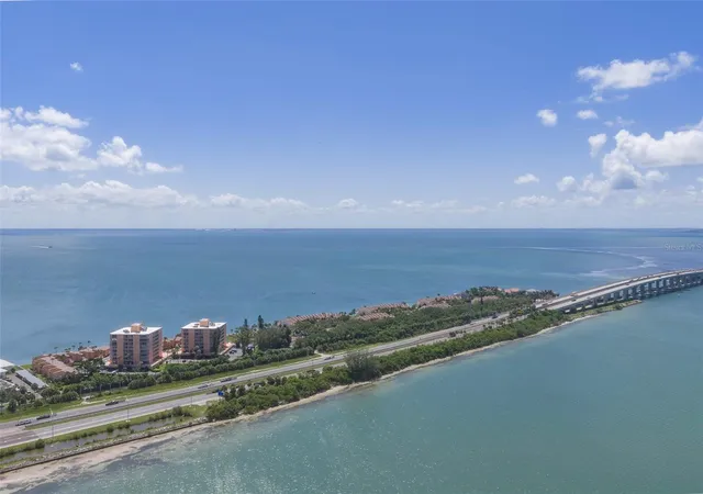 Listing Photo 2 - Condo for sale in building located at 7430 Sunshine Skyway Ln S, St. Petersburg, FL 33711 - Unit #405
