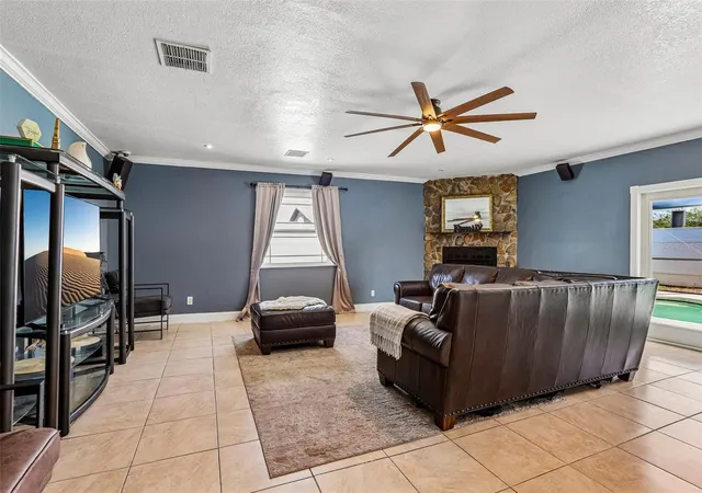 Photo 3 of Single family home for sale at 1009 Coolwood Pl, Brandon, FL 33511 | MLS# TB8540631 | Listing updated on 2026-09-27