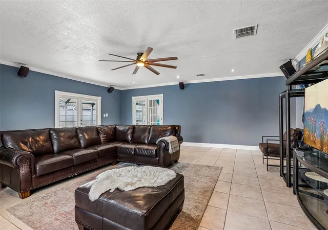 Photo 4 of Single family home for sale at 1009 Coolwood Pl, Brandon, FL 33511 | MLS# TB8540631 | Listing updated on 2026-09-27
