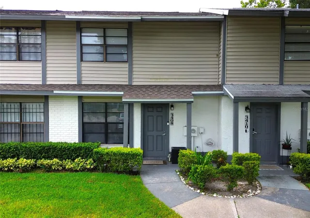 Photo 3 of Townhouse for sale at 3408 Oak Trail Ct, Tampa, FL 33614 | MLS# TB8540632 | Listing updated on 2026-10-07