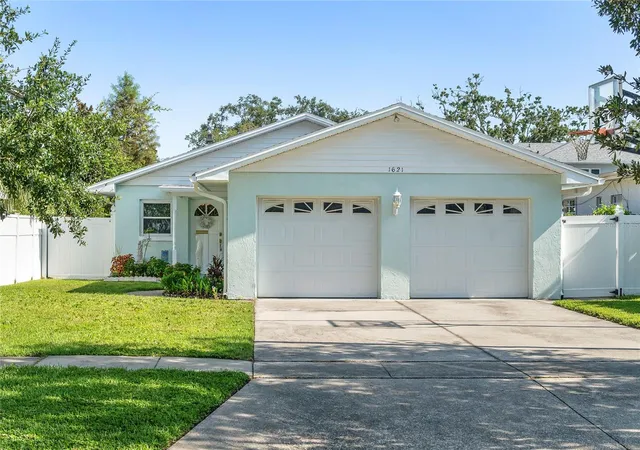 1st image of 1621 Chestnut Ave, Winter Park, FL 32789 | MLS# O6435086