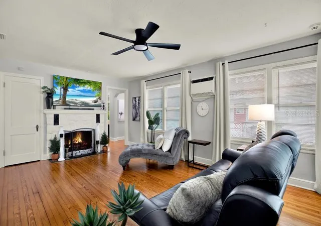 Photo 4 of Single family home for sale at 306 N Highland Ave, Clearwater, FL 33755 | MLS# TB8540638 | Listing updated on 2026-10-02