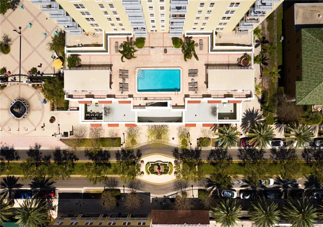 2nd image of 628 Cleveland St, CLEARWATER, FL 33755