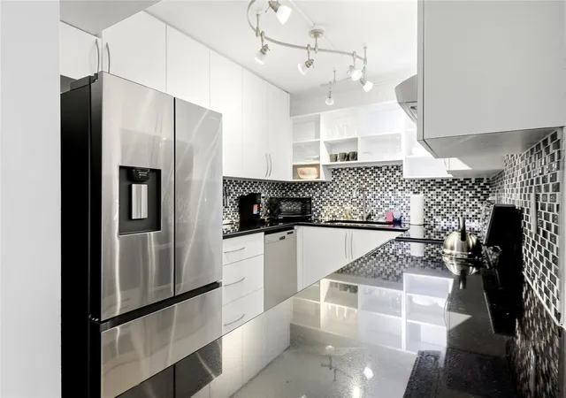 5th image of 5855 Midnight Pass Rd #222, Sarasota, FL 34242 | MLS# TB8540644