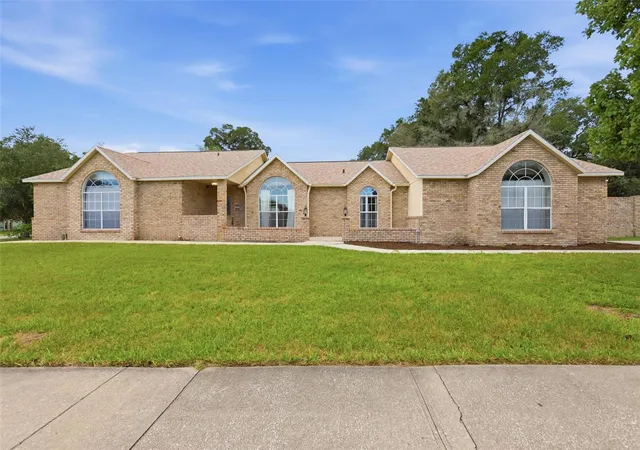 1st image of 1095 E Wisconsin Ave, Deland, FL 32724 | MLS# V4950840