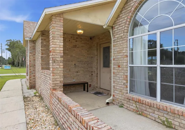 5th image of 1095 E Wisconsin Ave, Deland, FL 32724 | MLS# V4950840