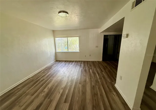 4th image of 753 Sw 2Nd Ter, Gainesville, FL 32601 | MLS# GC542877