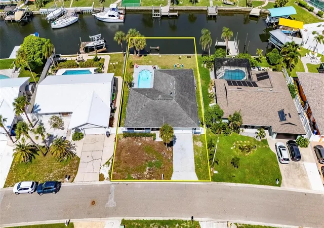 Photo 3 of Single family home for sale at 6314 Wisteria Ln, Apollo Beach, FL 33572 | MLS# TB8540649 | Listing updated on 2026-09-13