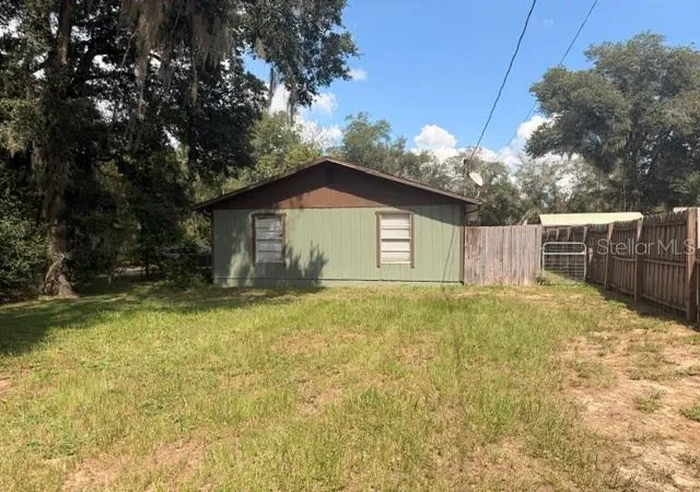 3rd image of 40950 W 9Th Ave, Umatilla, FL 32784 | MLS# G5116686