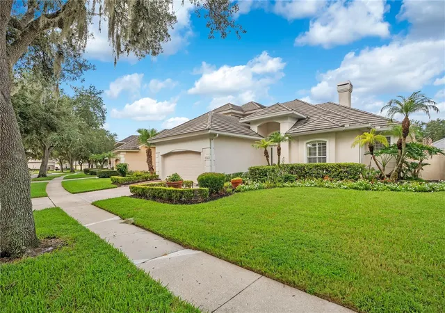 Photo 2 of Single family home for sale at 10925 Woodchase Cir, Orlando, FL 32836 | MLS# O6435104 | Listing updated on 2026-10-14