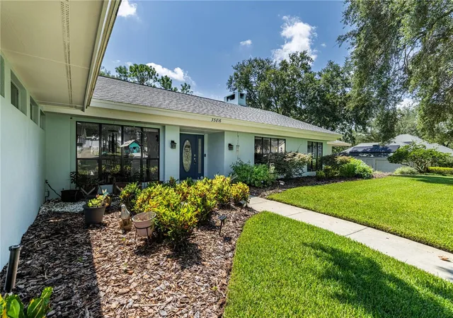 Photo 4 of Single family home for sale at 33816 Spring Dr, Leesburg, FL 34788 | MLS# G5116689 | Listing updated on 2026-10-07