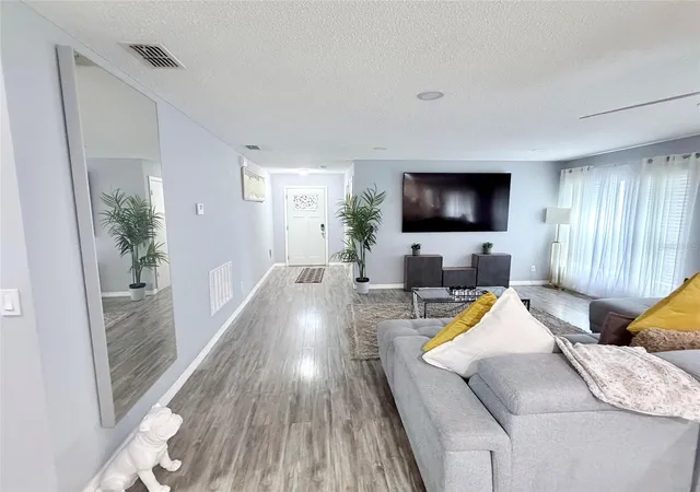 Photo 3 of Single family home for sale at 4440 Bleasdale Ave, Orlando, FL 32808 | MLS# O6435113 | Listing updated on 2026-10-29