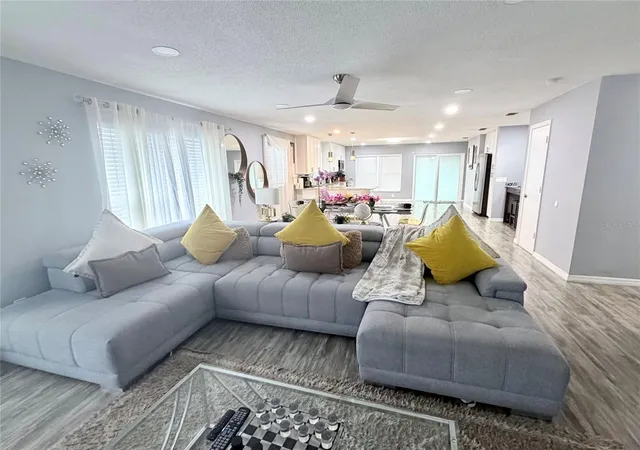 Photo 4 of Single family home for sale at 4440 Bleasdale Ave, Orlando, FL 32808 | MLS# O6435113 | Listing updated on 2026-10-29