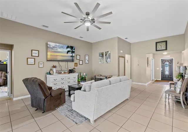 Photo 4 of Single family home for sale at 394 Blue Lake Cir, Kissimmee, FL 34758 | MLS# S5155974 | Listing updated on 2026-08-22