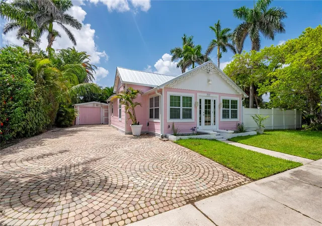 1st image of 717 W Marion Ave, Punta Gorda, FL 33950 | MLS# C7529793
