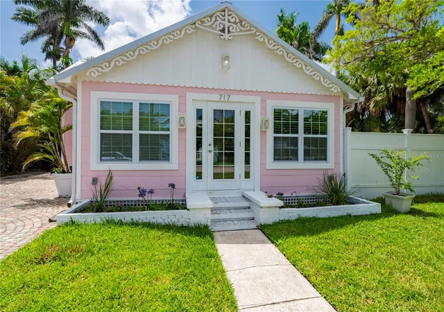 Photo 1 of Single family home for sale at 717 W Marion Ave, Punta Gorda, FL 33950 | MLS# C7529793 | Listing updated on 2026-09-03