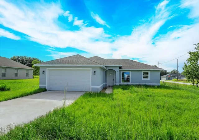 Photo 1 of Single family home for sale at 31 Pine Run Ter, Ocala, FL 34472 | MLS# O6435120 | Listing updated on 2026-09-07