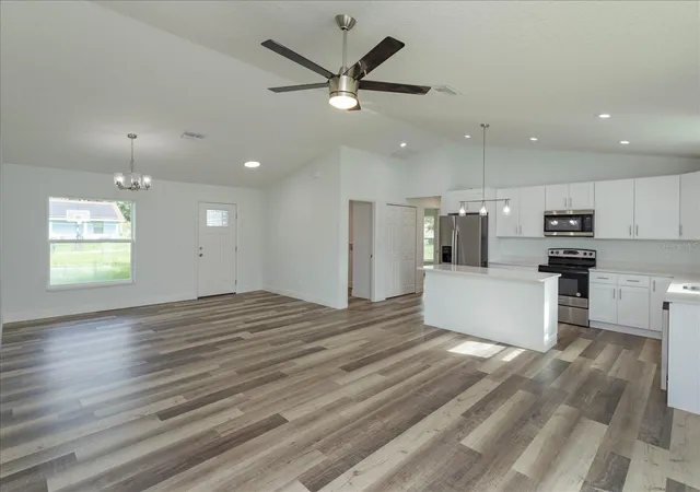 Photo 3 of Single family home for sale at 31 Pine Run Ter, Ocala, FL 34472 | MLS# O6435120 | Listing updated on 2026-09-07