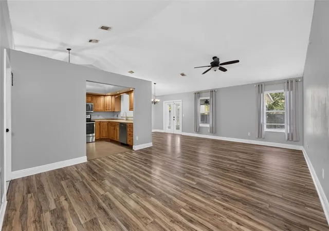 4th image of 1022 Ward Cir, Oviedo, FL 32765 | MLS# O6435121