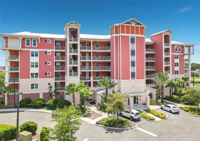2nd image of 2 Riverwalk Dr, NEW SMYRNA BEACH, FL 32169
