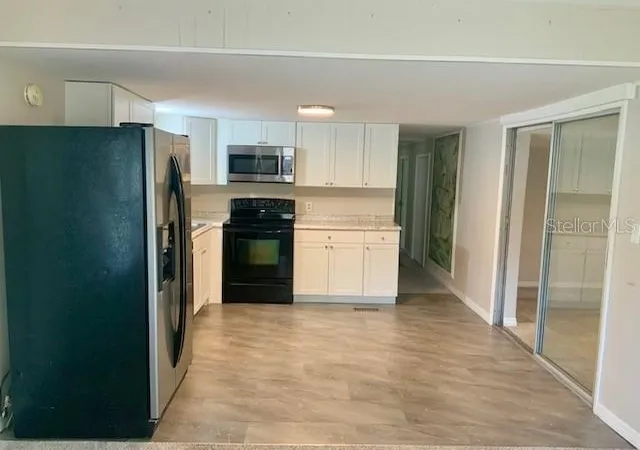 Photo 3 of Manufactured home for sale at 9775 SE 164th Place, Summerfield, FL 34491 | MLS# G5116693 | Listing updated on 2026-08-20
