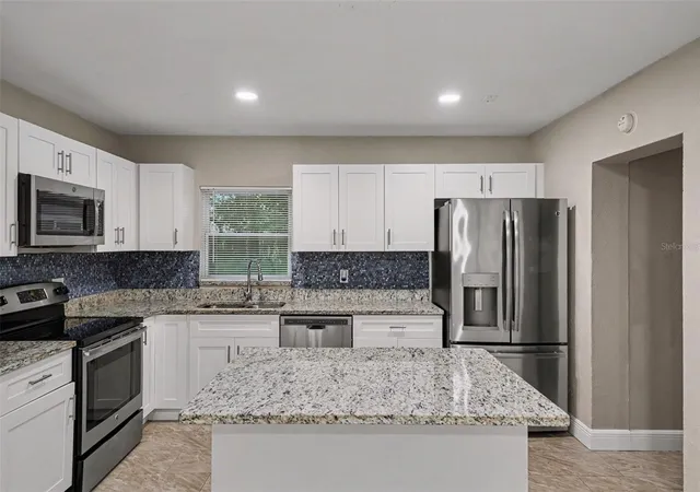 3rd image of 1339 E Jackson Ave, Mount Dora, FL 32757 | MLS# O6435132