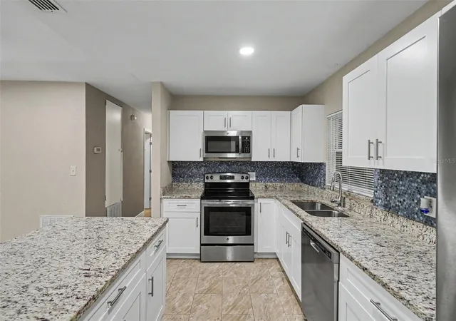 4th image of 1339 E Jackson Ave, Mount Dora, FL 32757 | MLS# O6435132