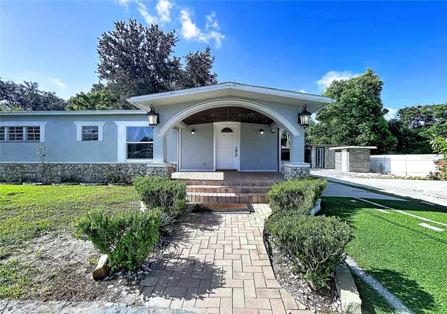 2nd image of 9507 Six Mile Creek Rd, Tampa, FL 33610 | MLS# TB8540693