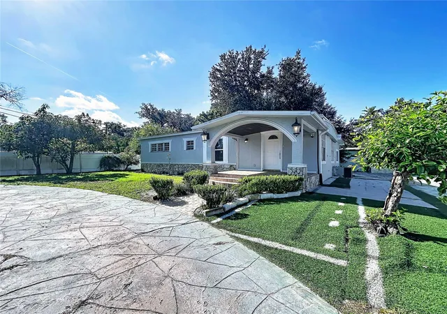 3rd image of 9507 Six Mile Creek Rd, Tampa, FL 33610 | MLS# TB8540693
