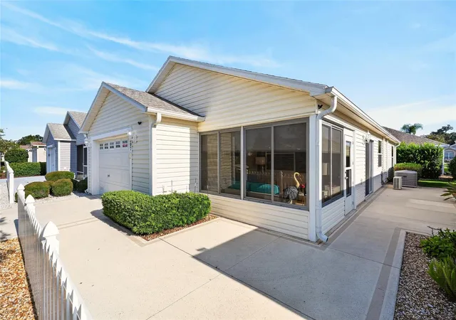 Photo 3 of Single family home for sale at 2207 Jetta Way, The Villages, FL 32162 | MLS# G5116694 | Listing updated on 2026-10-09